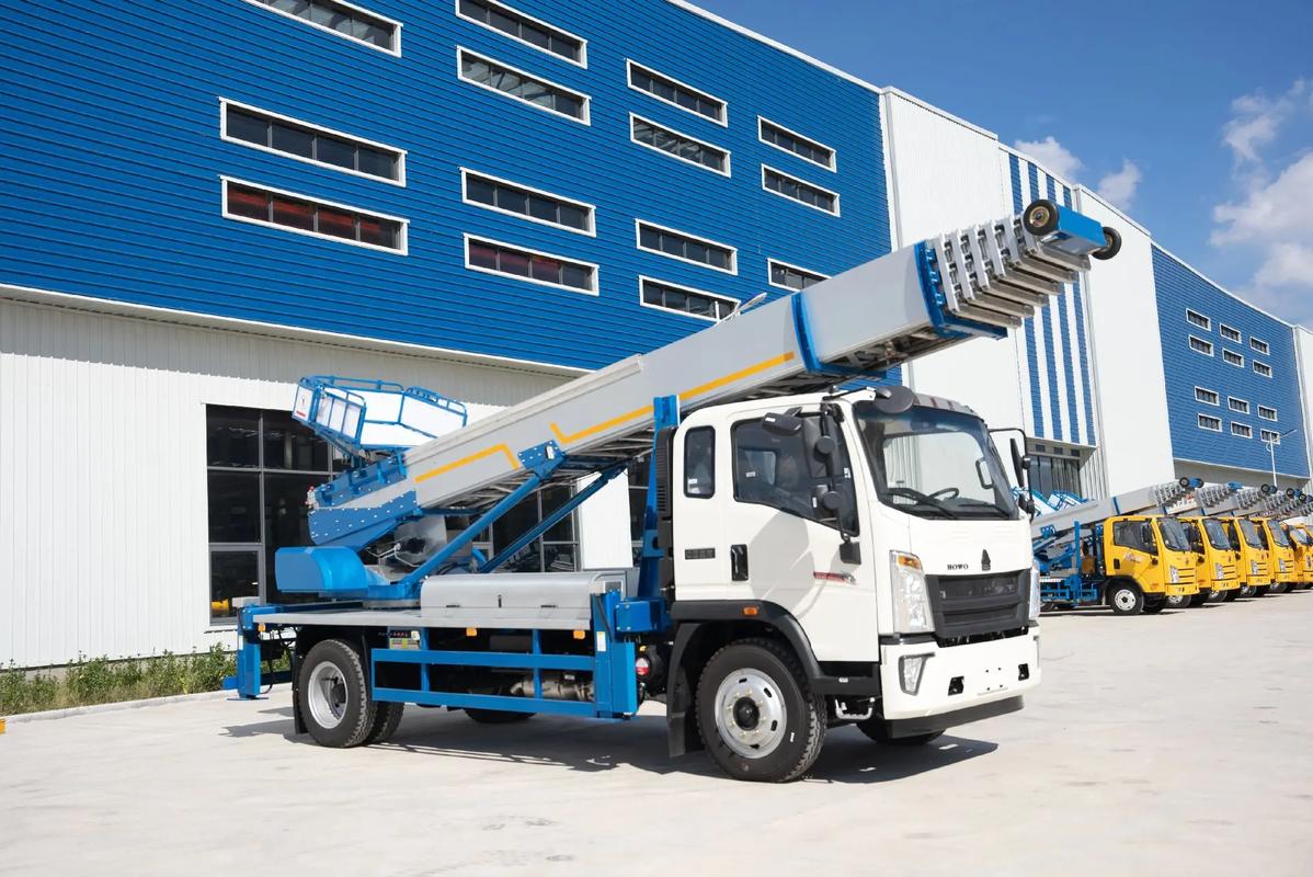 上饶广丰出租云梯车高空作业车 建筑垃圾搬运