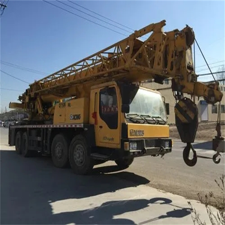 上饶广丰吊车吊挖机的正确办法